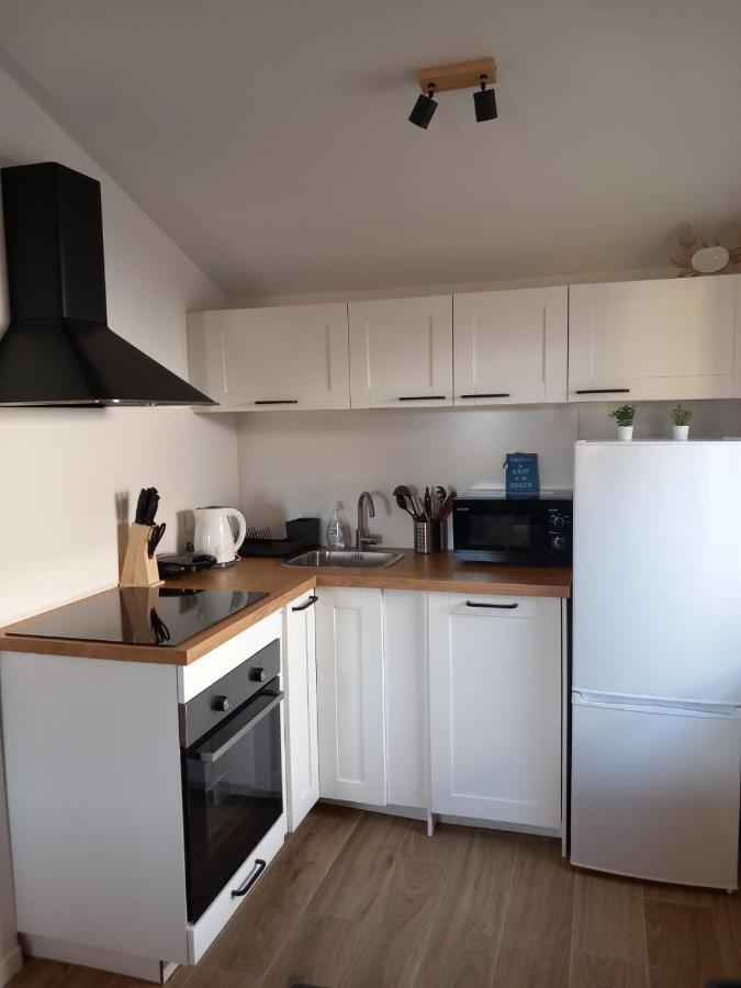Apartmani Luni Premantura Exteriör bild